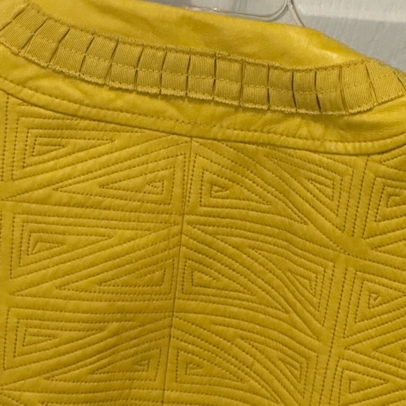 Short Leather Jacket - Picture 9 of 9